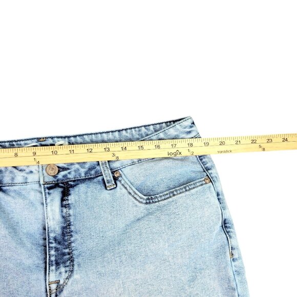 Trendy Seven 7 Womens Size 16 Light Wash Jeans- Straight Leg Design with Pockets - Picture 6 of 10